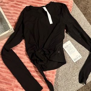 Lululemon crop shirt
